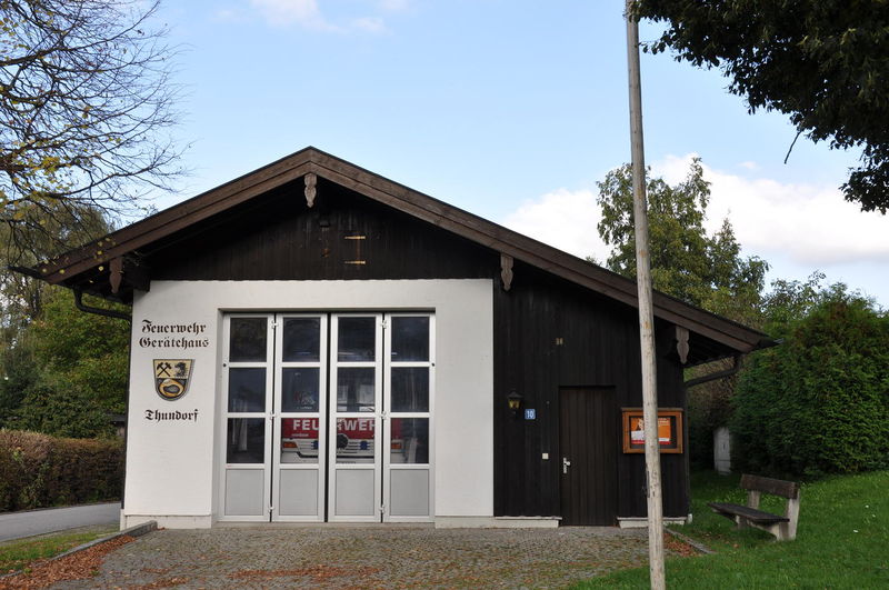 Datei:Feuerwehr Ainring-Gerätehaus Thundorf.JPG