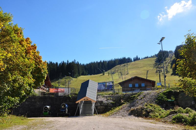 Datei:Götschenkopf-Skigebiet-Sommer.JPG