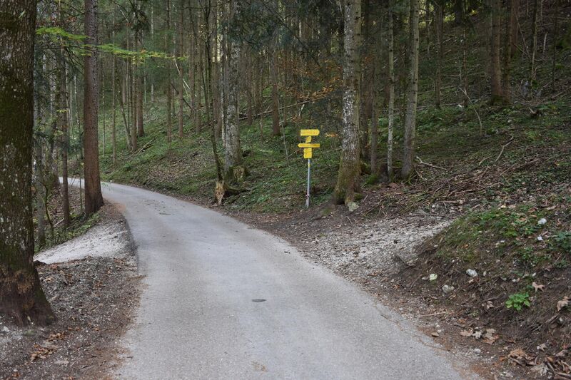 Datei:BGD-Stollenweg Kreuzung.JPG