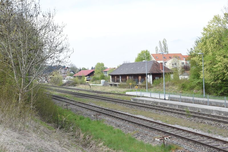 Datei:Bahnhof Laufen-Güterbahnhof.JPG
