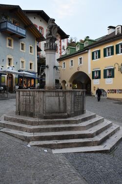Marktbrunnen Berchtesgaden.JPG