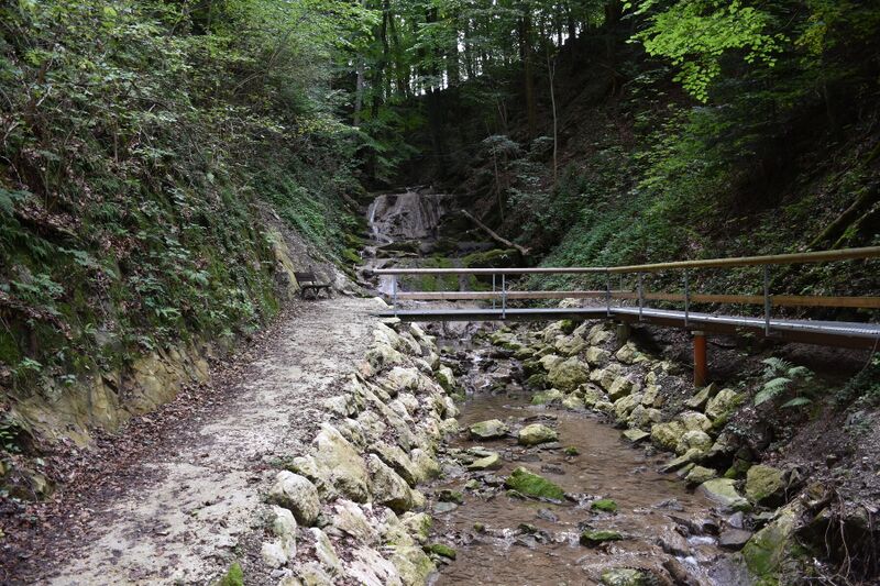 Datei:Freidlinger Wasserfall-Weg.JPG
