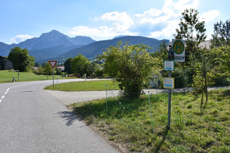 Datei:Bushaltestelle-Vachenlueger Straße.JPG