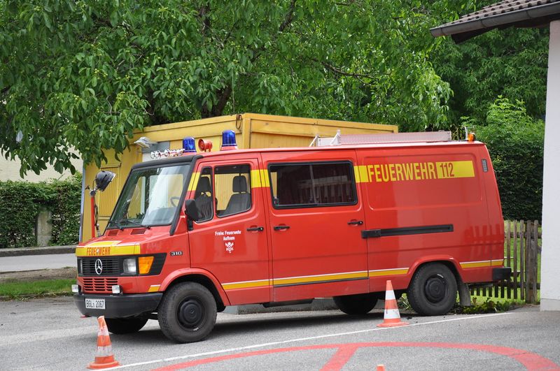 Datei:Feuerwehr-Aufham-Fahrzeug-alt.JPG
