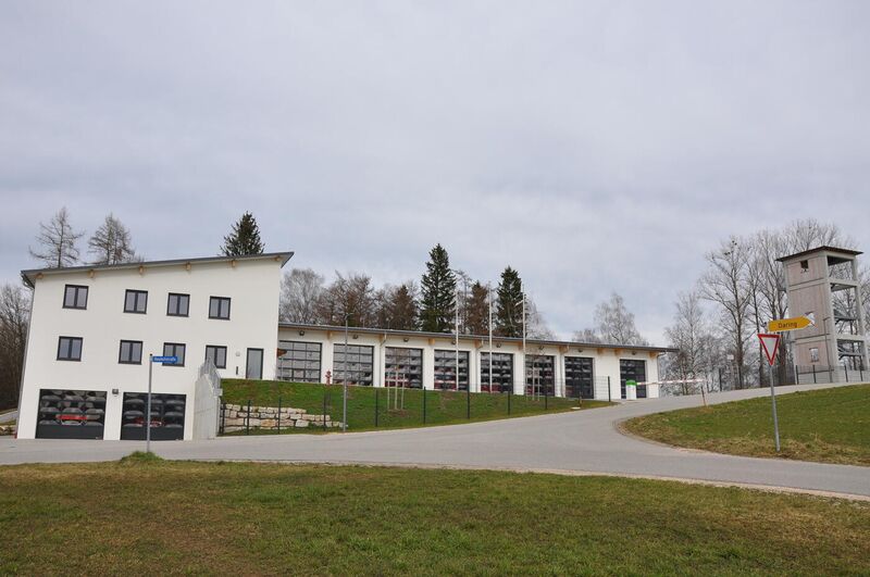 Datei:Feuerwehr Laufen-Gerätehaus Neu.JPG