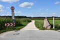 Wegbeginn mit Station Stein