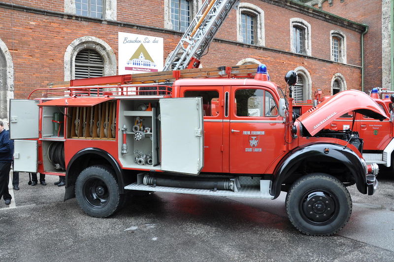 Datei:Feuerwehr Laufen-Altes Fahrzeug2.JPG