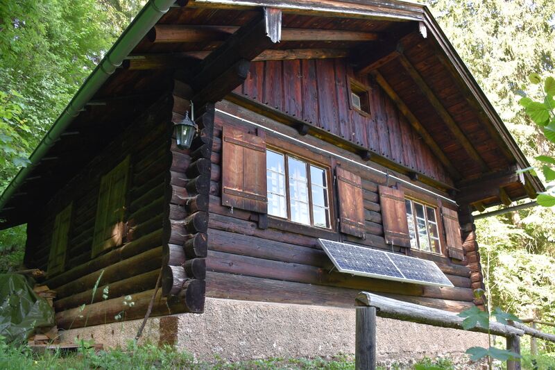 Datei:Guggenbichel-Diensthütte.JPG